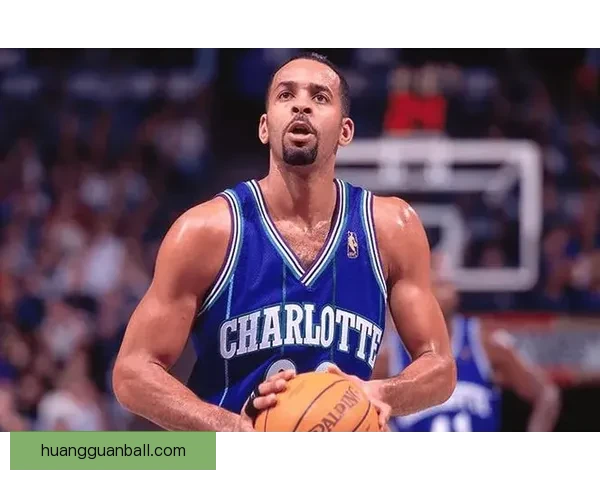 黄蜂荣耀之夜戴尔库里30号球衣退役 三人得分20+大胜魔术